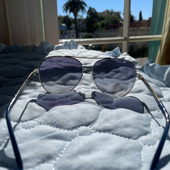 Sunglasses - Picture 3 of 4